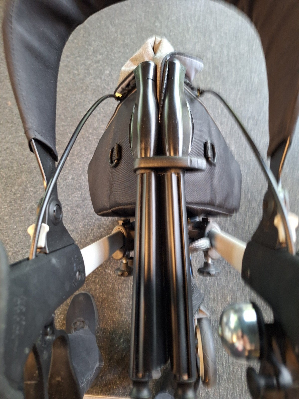 Foto 14 van Rollator lichtgewicht aluminium lees beschrijving nieuwstaat
