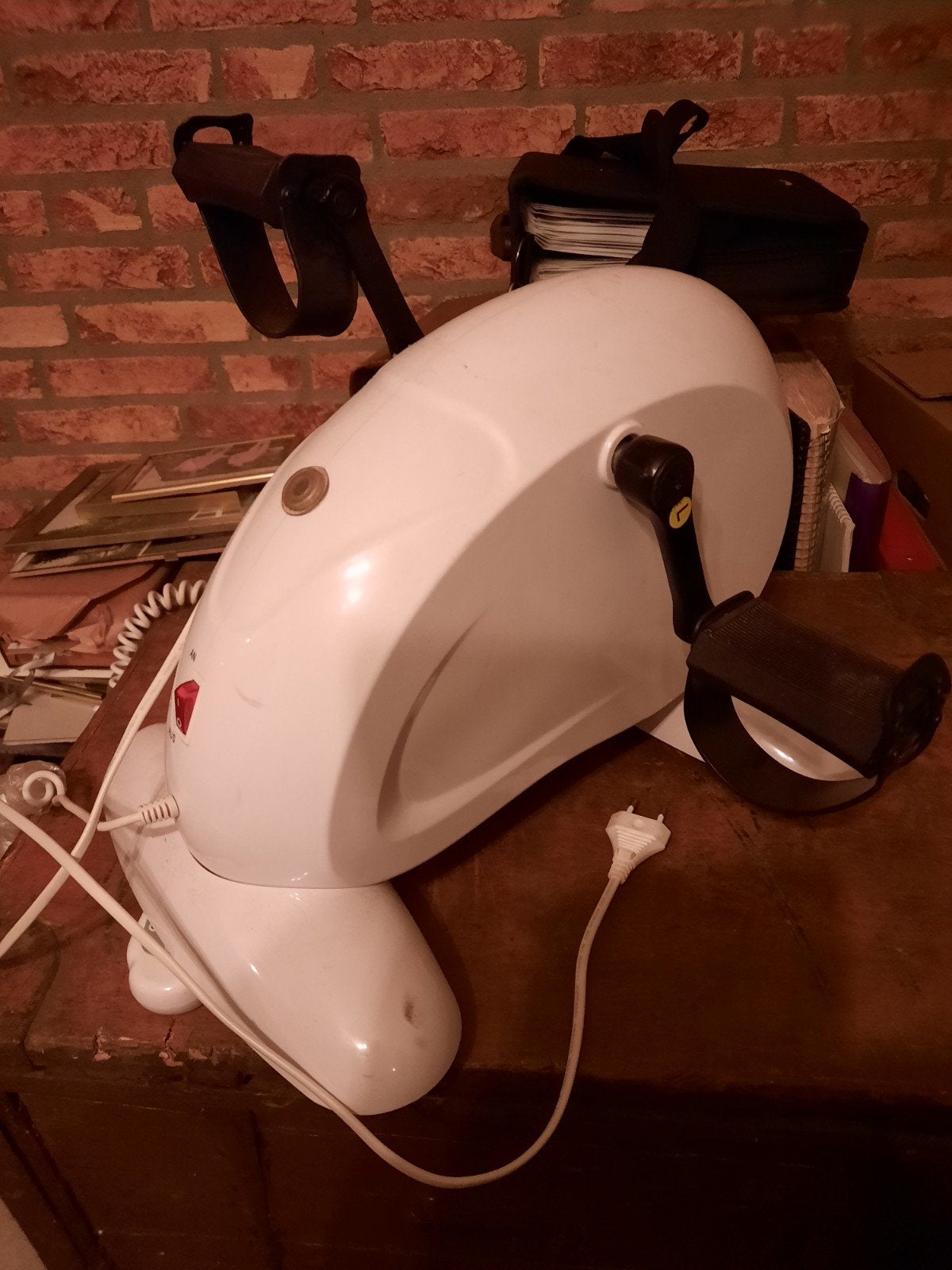 Compacte Stoelfiets met Afstandsbediening - Wit, Ophalen, Kunststof, Gebruikt, Armen