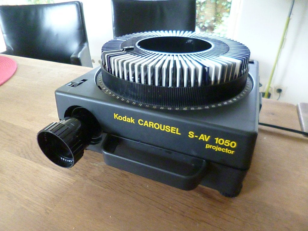 KODAK Carousel S-AV 1050. dia projector., Audio, Tv en Foto, Diaprojectors, Ophalen of Verzenden, Gebruikt