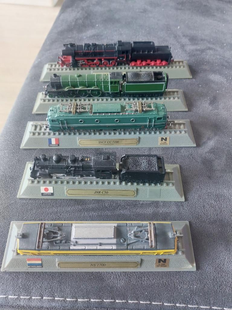 N-spoor Locomotieven en Wagon - Diverse Merken, Ophalen of Verzenden