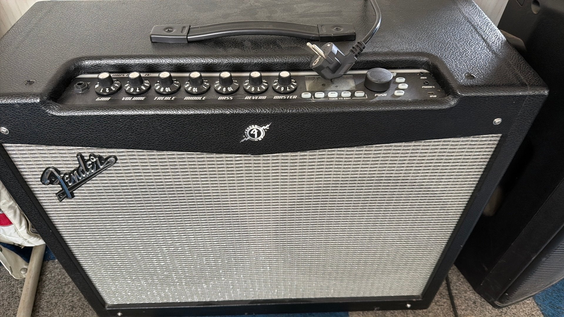 fender mustang gitaar versterker, Muziek en Instrumenten, Ophalen, Zo goed als nieuw, 100 watt of meer