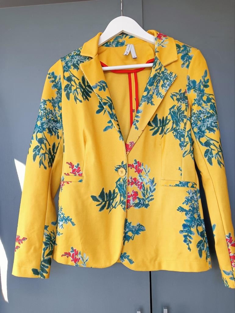 Voorjaar ! Jasje,geel met rood en groen,mt S van Miss Etam, Geel, Ophalen of Verzenden, Zo goed als nieuw, Jasje