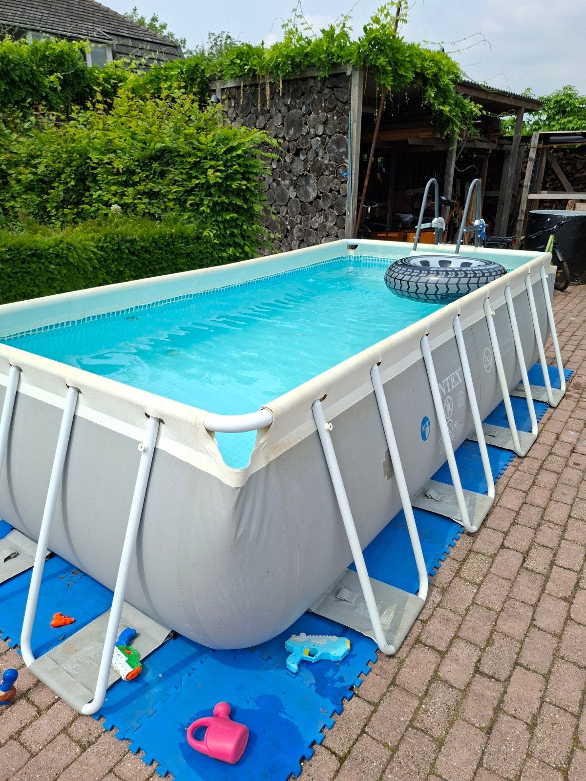 Intex Zwembad - Kleine gaatjes, nog prima te repareren, Gebruikt, 200 tot 300 cm, 80 tot 120 cm, Ophalen of Verzenden