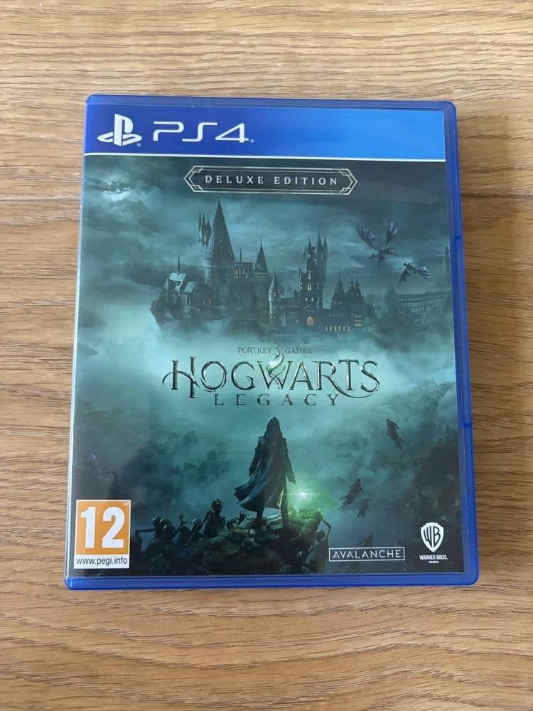 Hogwarts Legacy Deluxe - PS4, Spelcomputers en Games, Avontuur en Actie, 1 speler, Ophalen of Verzenden, Zo goed als nieuw