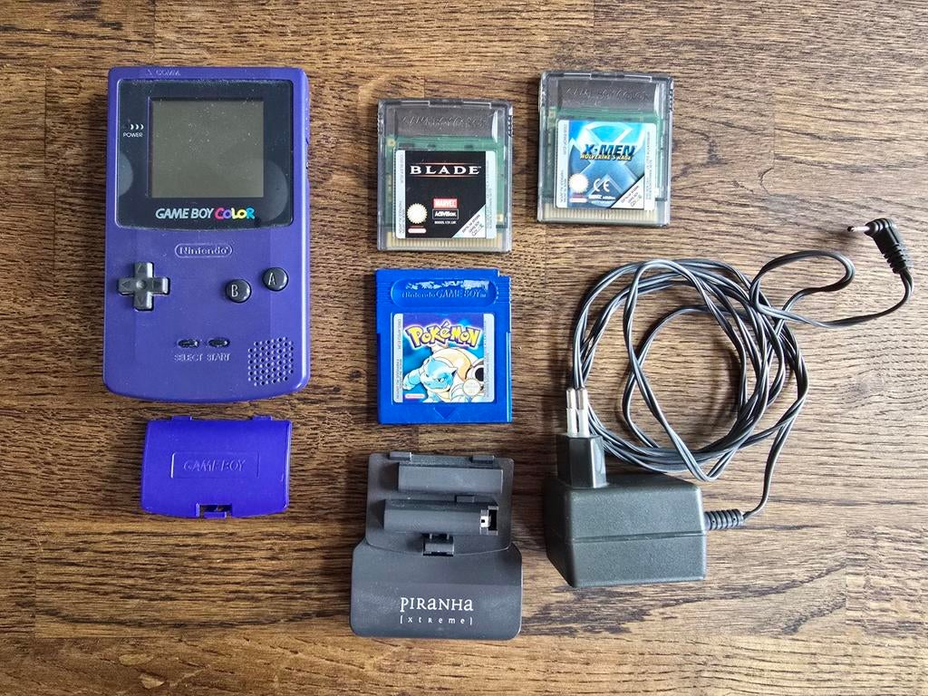 Game Boy Color Paars met 3 Spellen en Oplader, Spelcomputers en Games, Ophalen, Gebruikt, 1 speler, Role Playing Game (Rpg)