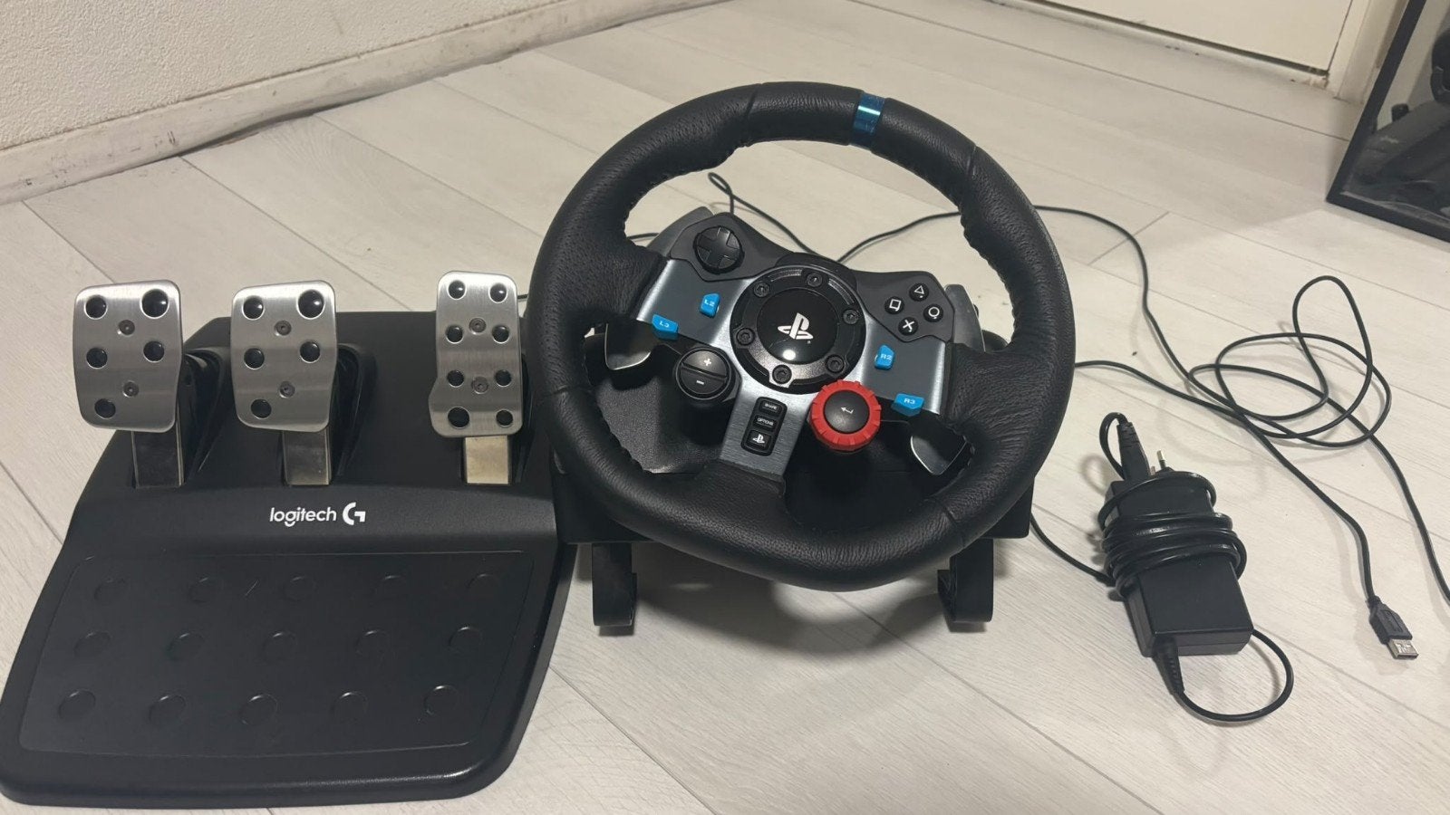 Logitech G29 Driving Force racestuur met pedalen