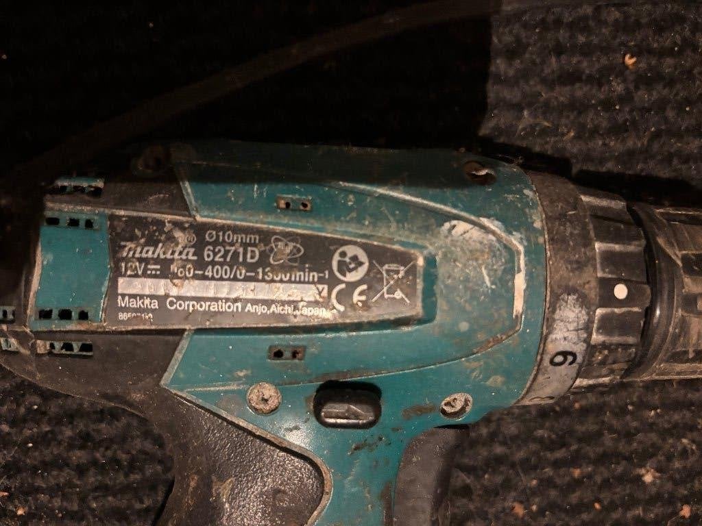 schroefmachine Makita met lader en accu 6271D 12V, Ophalen, Gebruikt, Minder dan 400 watt, Boor- en Schroefmachine