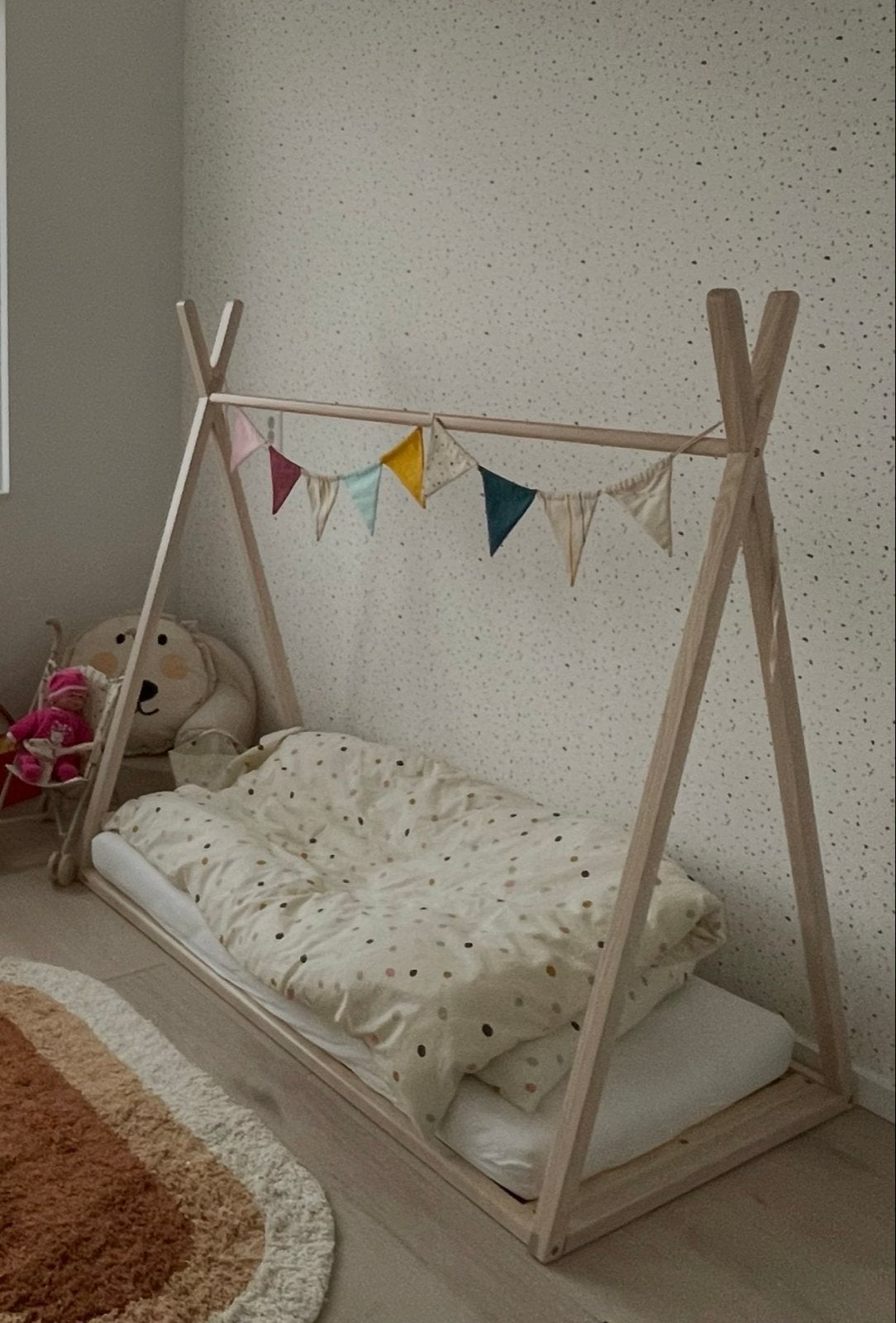 Kave Home Maralis Tipi Bed 70x140 incl. matras en deken, 70 tot 85 cm, Zo goed als nieuw, Matras, 140 tot 160 cm