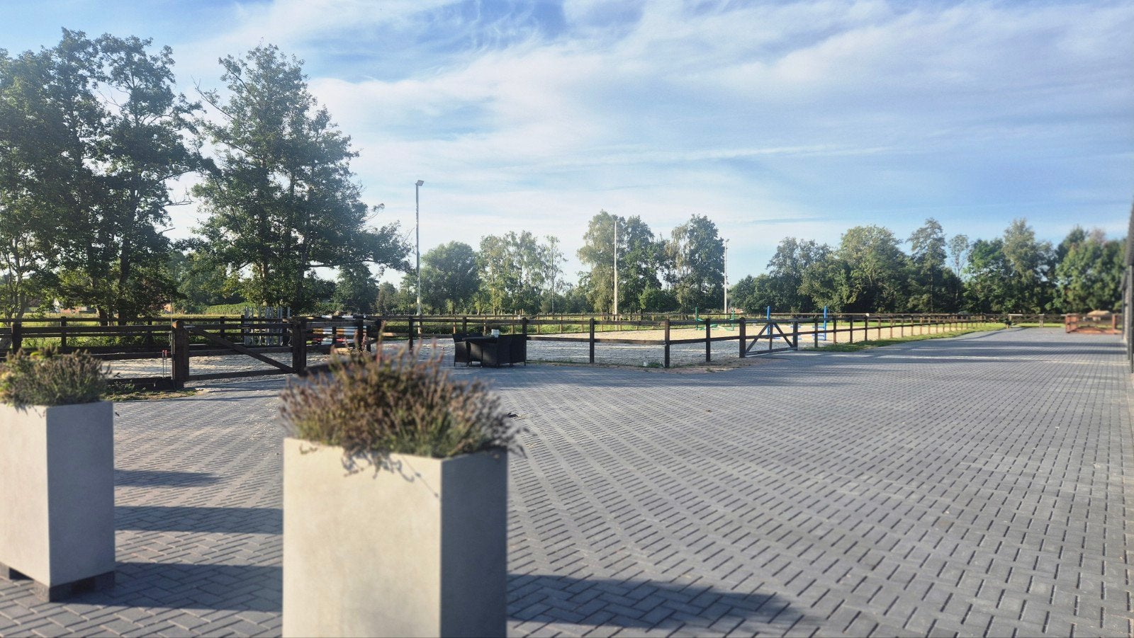 Stalling beschikbaar (twee boxen), Stalling, 2 of 3 paarden of pony's