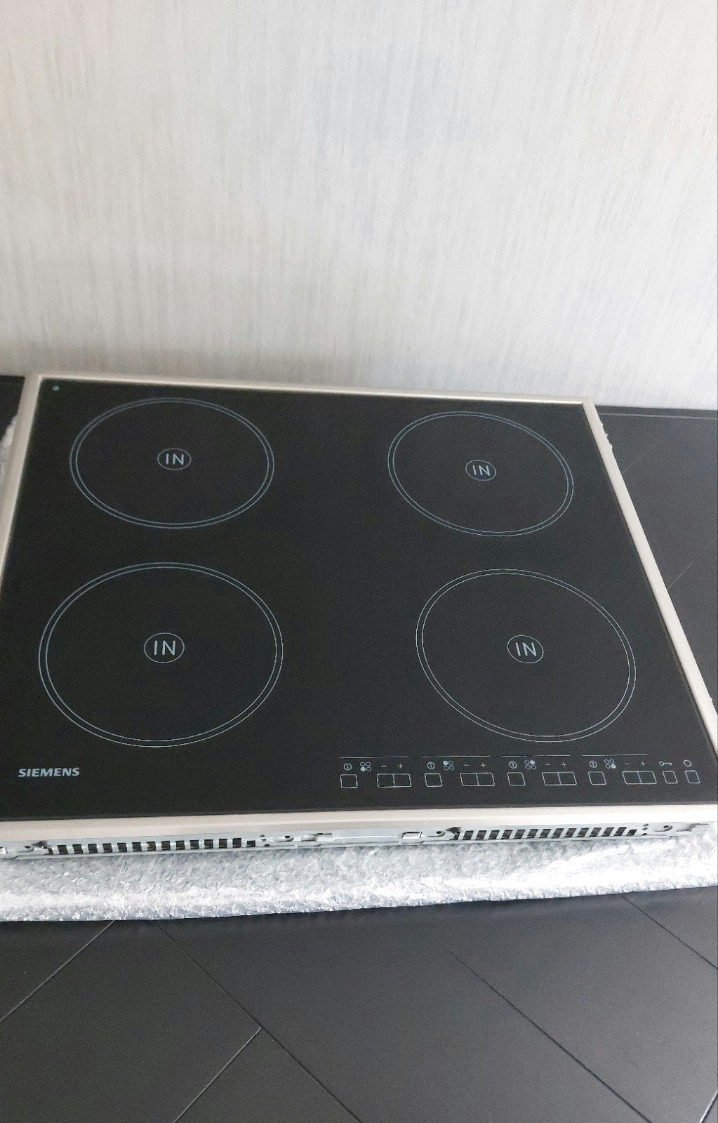 INDUCTIE, Ophalen, 4 kookzones, Zo goed als nieuw, Inbouw