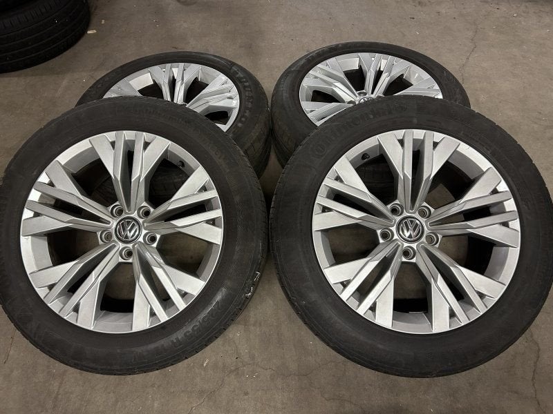 17 inch originele velgen + zomerbanden VW Passat All Track, Gebruikt, -, -, Banden en Velgen