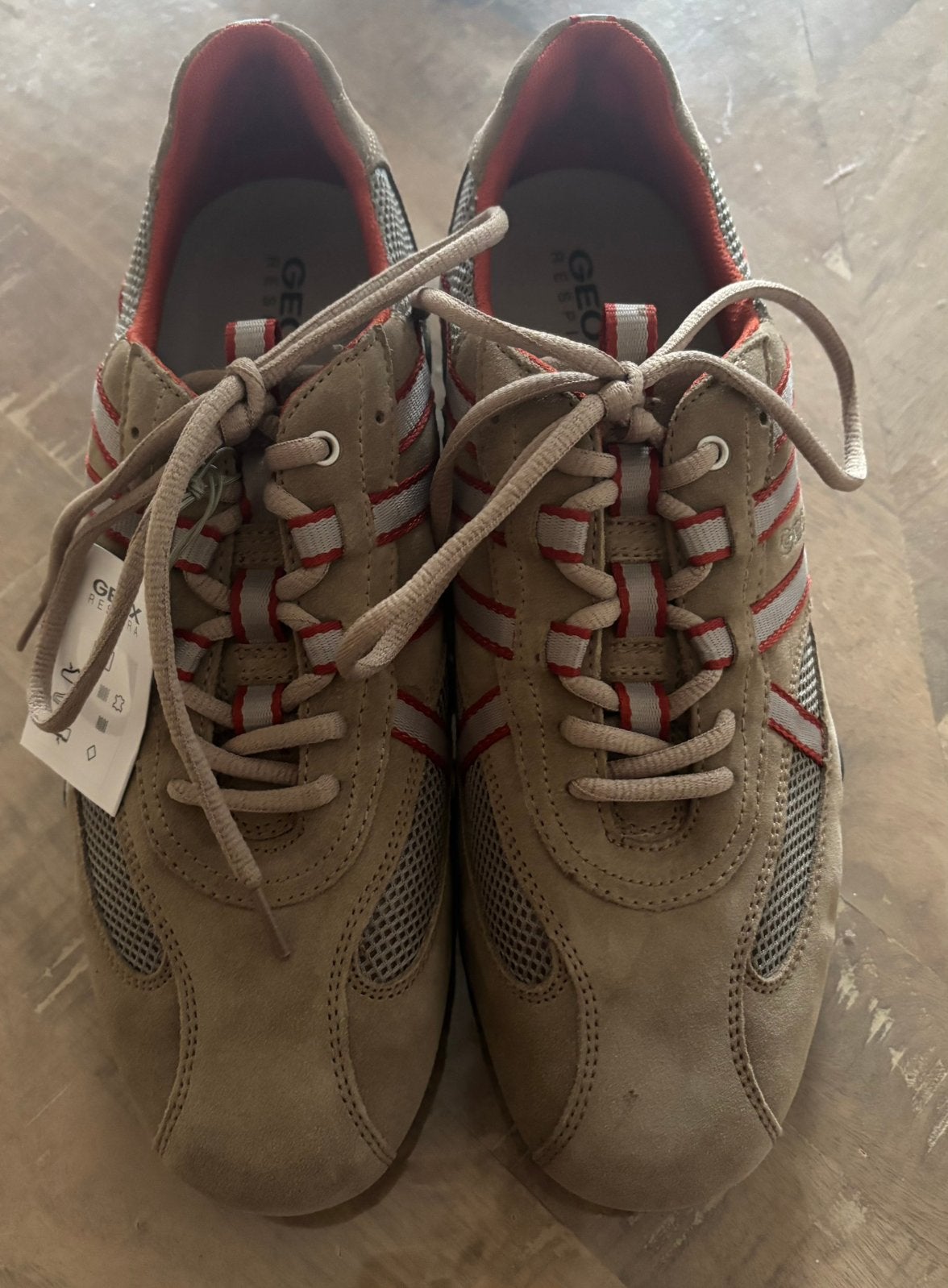 Mooie nieuwe Geox schoenen, Ophalen of Verzenden, Nieuw, Sneakers of Gympen