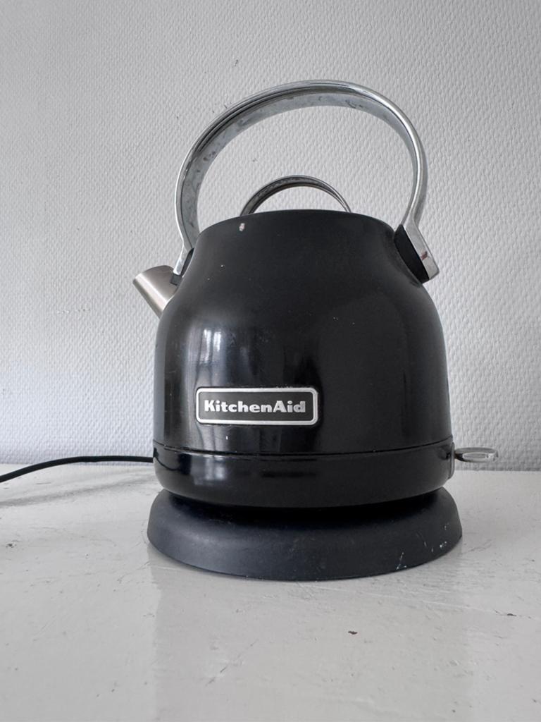 KitchenAid Design Waterkoker 1,25L (Zwart) –  nieuw!, Witgoed en Apparatuur, Waterkokers, 1 tot 2 liter, Ophalen of Verzenden