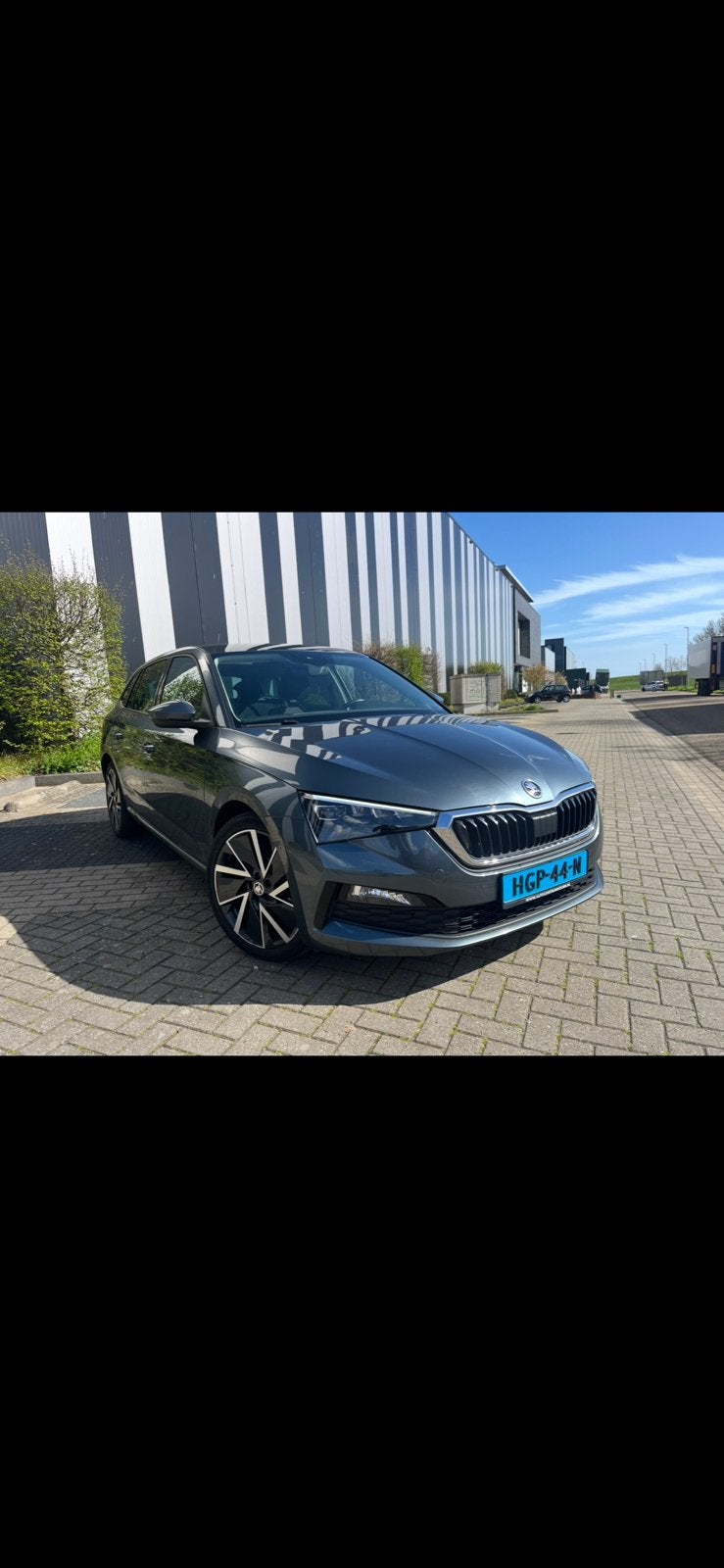 Skoda Scala 1.6 TDI Dsg7 2020 BLAUW/GEEL KENTEKEN BESCHKIKBA, Auto's, Skoda, Scala, 1250 kg, 4 cilinders, Diesel