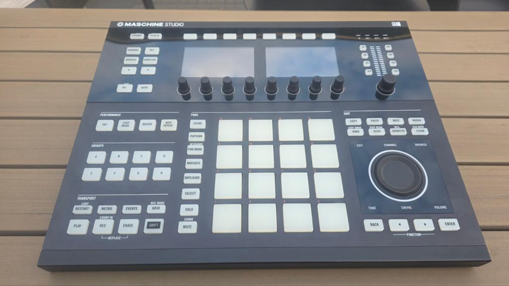 Native Instruments Maschine studio, Ophalen of Verzenden, Zo goed als nieuw