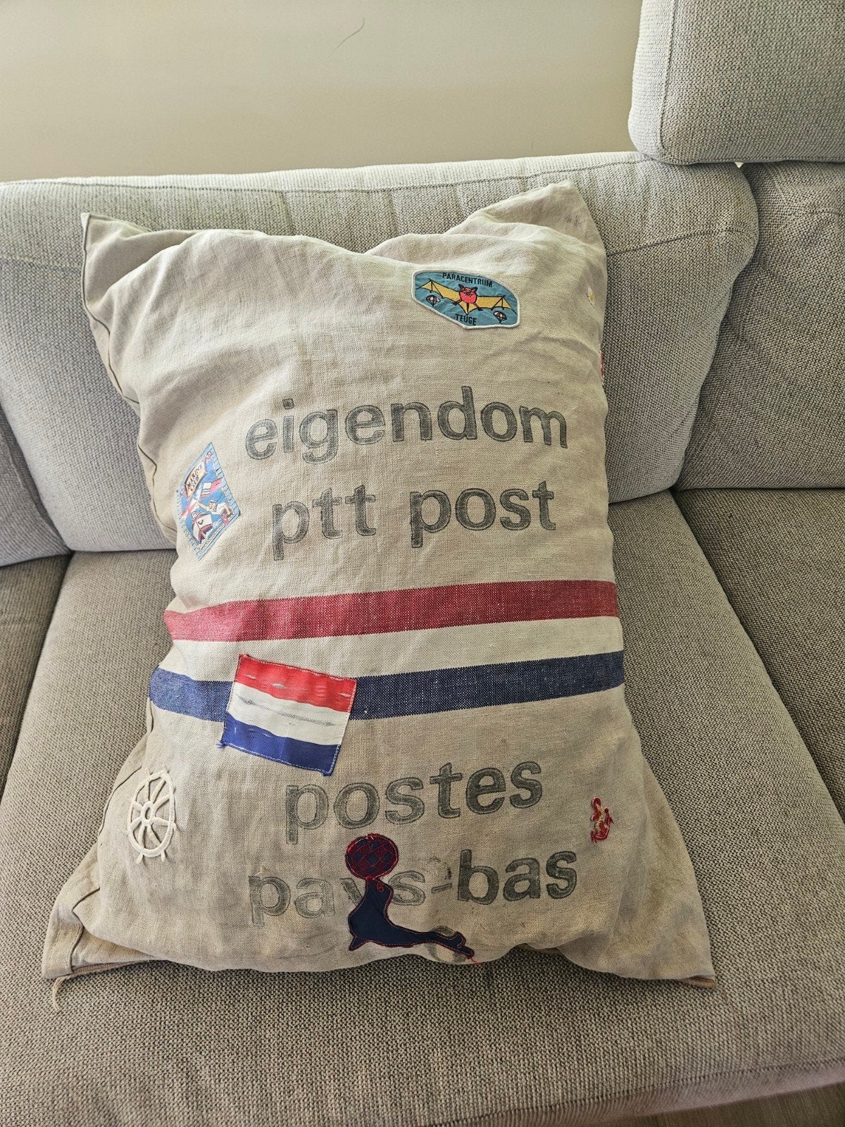 Decoratief kussen 'eigendom ptt post' - Vintage stijl, Huis en Inrichting, Ophalen, Zo goed als nieuw, Beige, Rechthoekig
