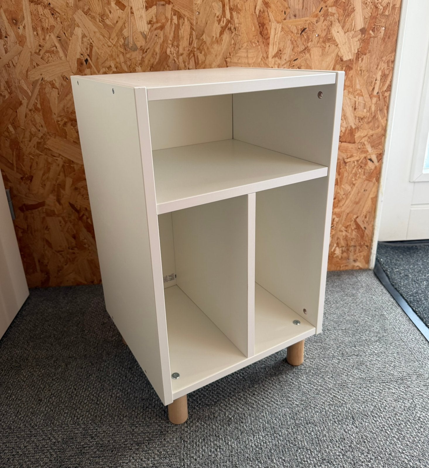Ikea Nachtkastje / Bijzettafel - Wit, Ophalen, 50 tot 100 cm, Zo goed als nieuw, Minder dan 100 cm