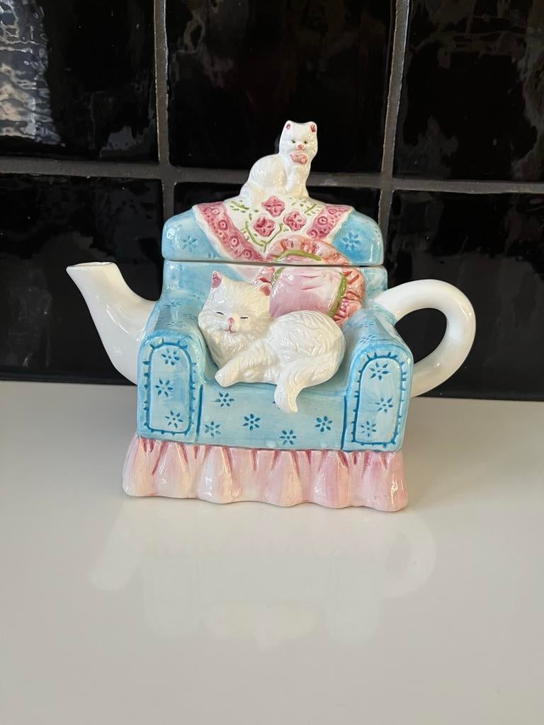 Vintage theepot met poezen op stoel, Ophalen of Verzenden