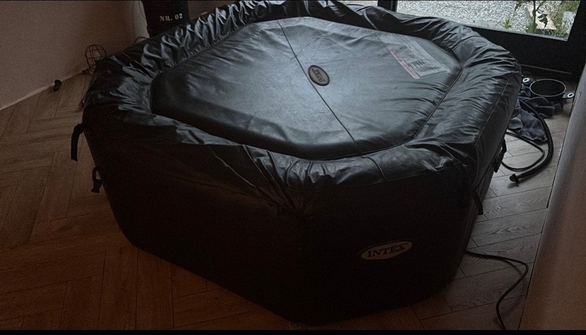 Jaquzzi de luxe intex, Ophalen of Verzenden, Gebruikt, Afdekzeil, Opblaasbaar