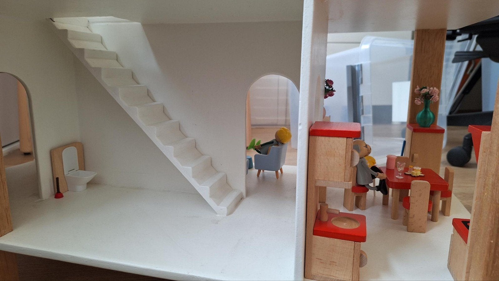 poppenhuis zelf gemaakt hout, Ophalen, Zo goed als nieuw, Poppenhuis