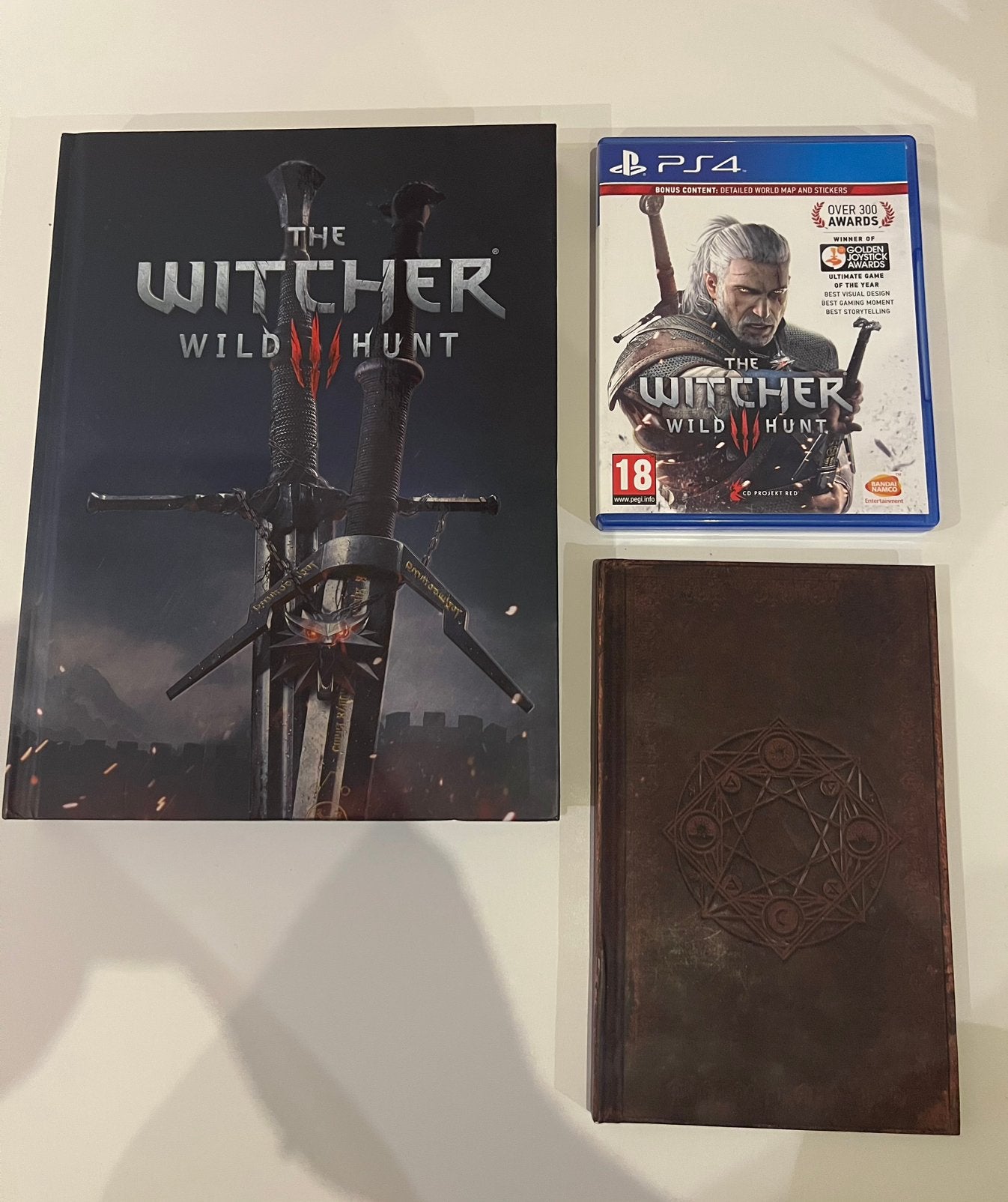 The Witcher 3 Wild Hunt PS4 + Artbook & Compendium, Ophalen, Vanaf 18 jaar, 1 speler, Zo goed als nieuw