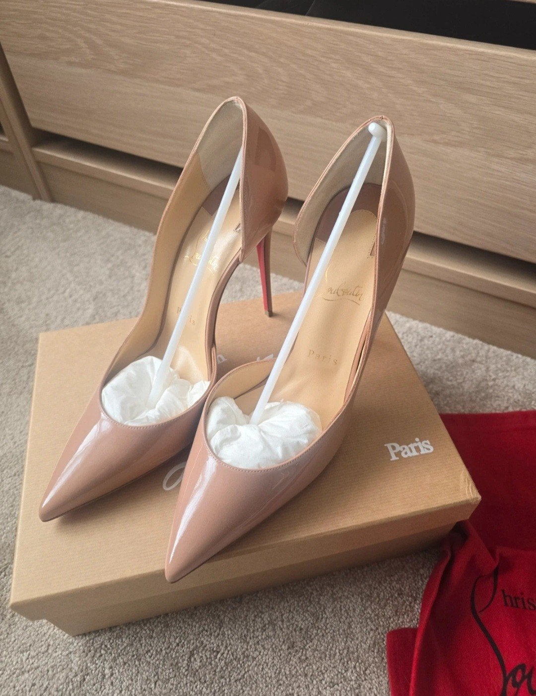 NIEUW Christian Louboutin Iriza 100 Patent Nude Pumps Maat 4, Pumps, Beige, Nieuw, Ophalen of Verzenden