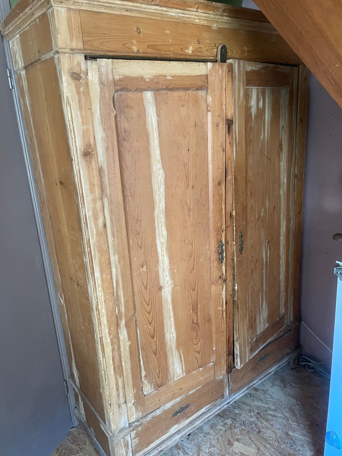 Antieke grenen kast met planken, Ophalen
