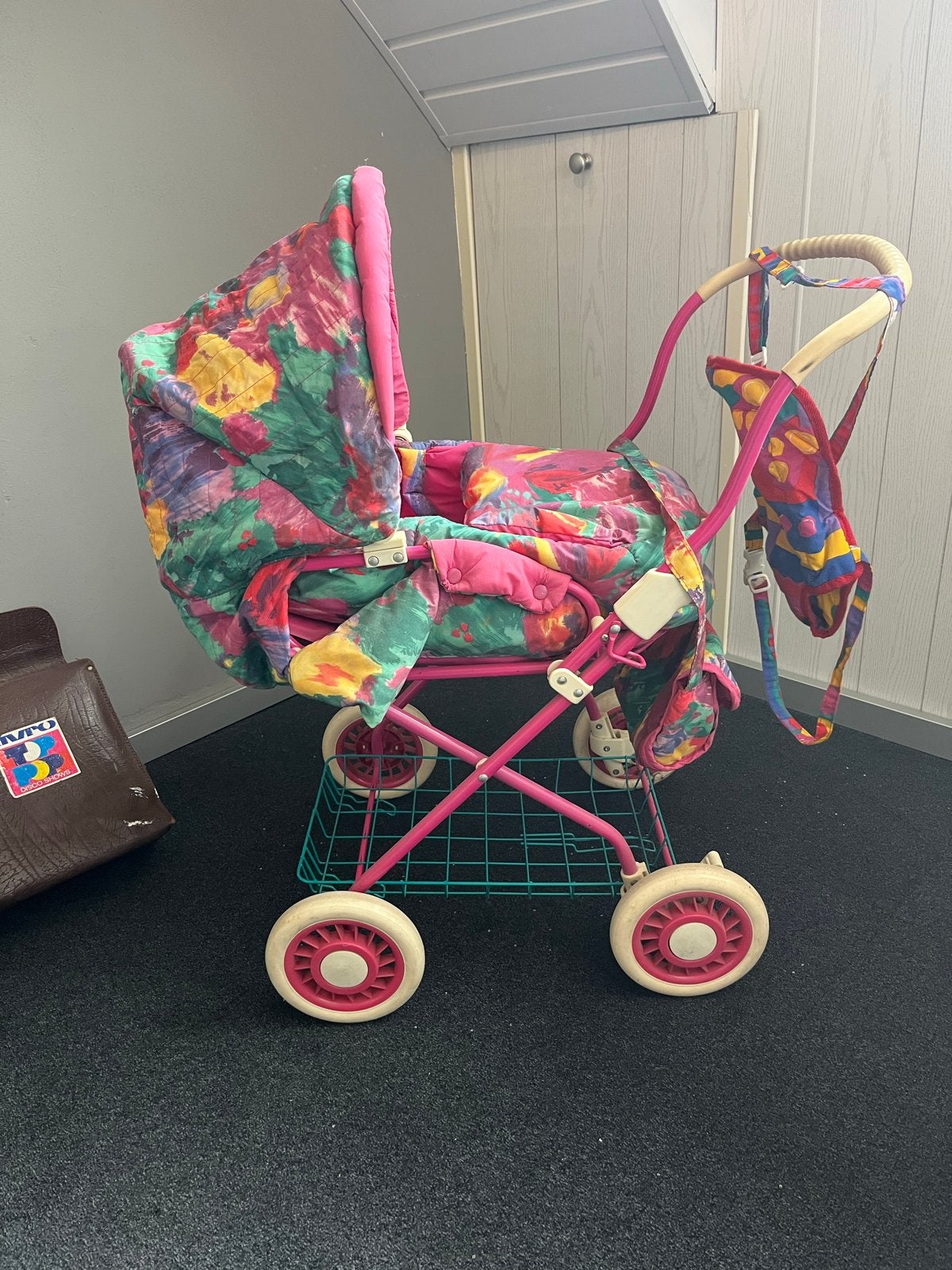 Poppenwagen met uitneembare reiswieg en draagzak, Ophalen of Verzenden, Gebruikt, Babypop