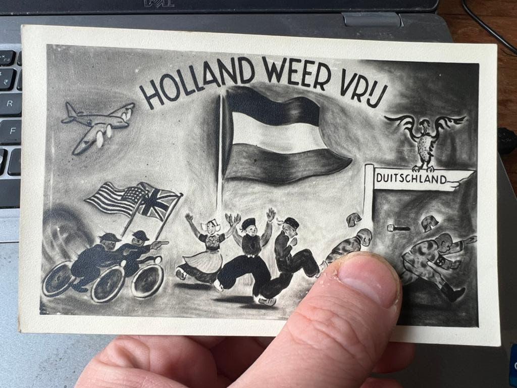 Nederlandse ansichtkaart bevrijding Holland weer Vrij 1945, Verzenden, Overige soorten, Foto of Poster, Nederland