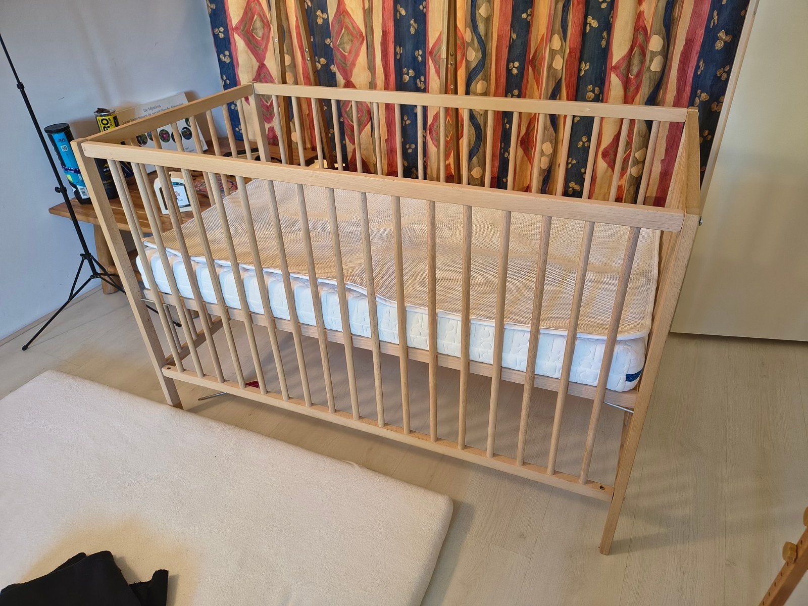Compleet bedje met Aerosleep matrasje en Aerosleep topper, Kinderen en Baby's, Ophalen, Zo goed als nieuw, Ledikant