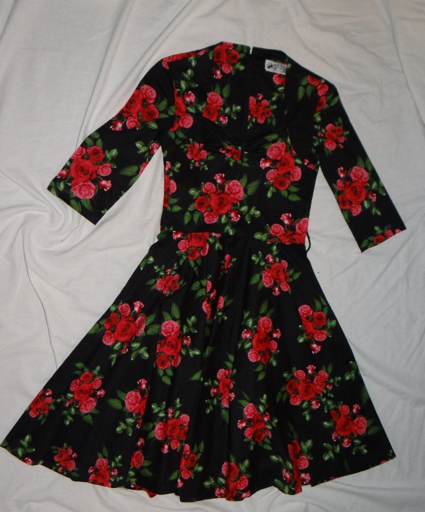 Leuke roze/zwart/groen gebloemde HELL BUNNY jurk, Ophalen of Verzenden, Maat 34 (XS) of kleiner, Gedragen, Rood