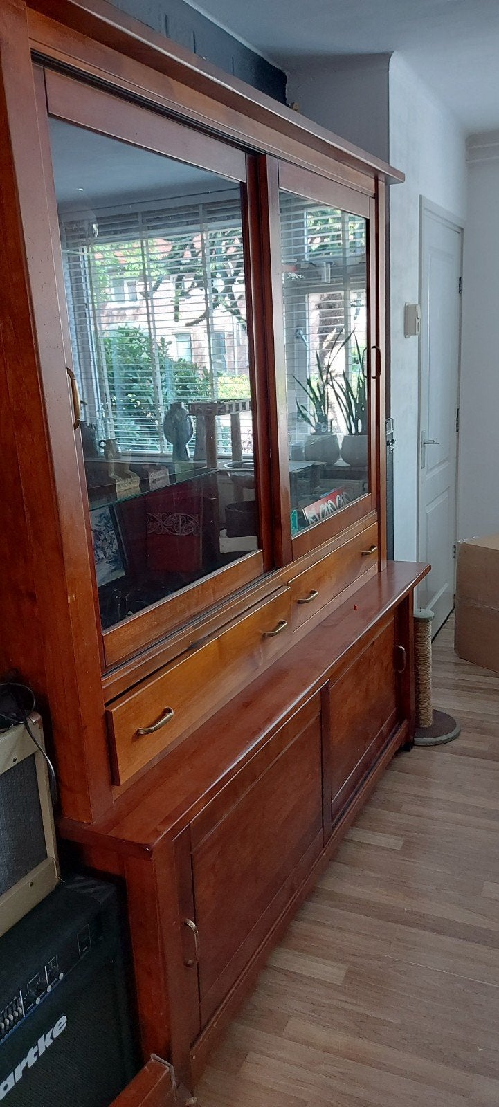 kersen houten vitrine kast, Huis en Inrichting, Ophalen, Gebruikt, 50 tot 100 cm, Kersenhout