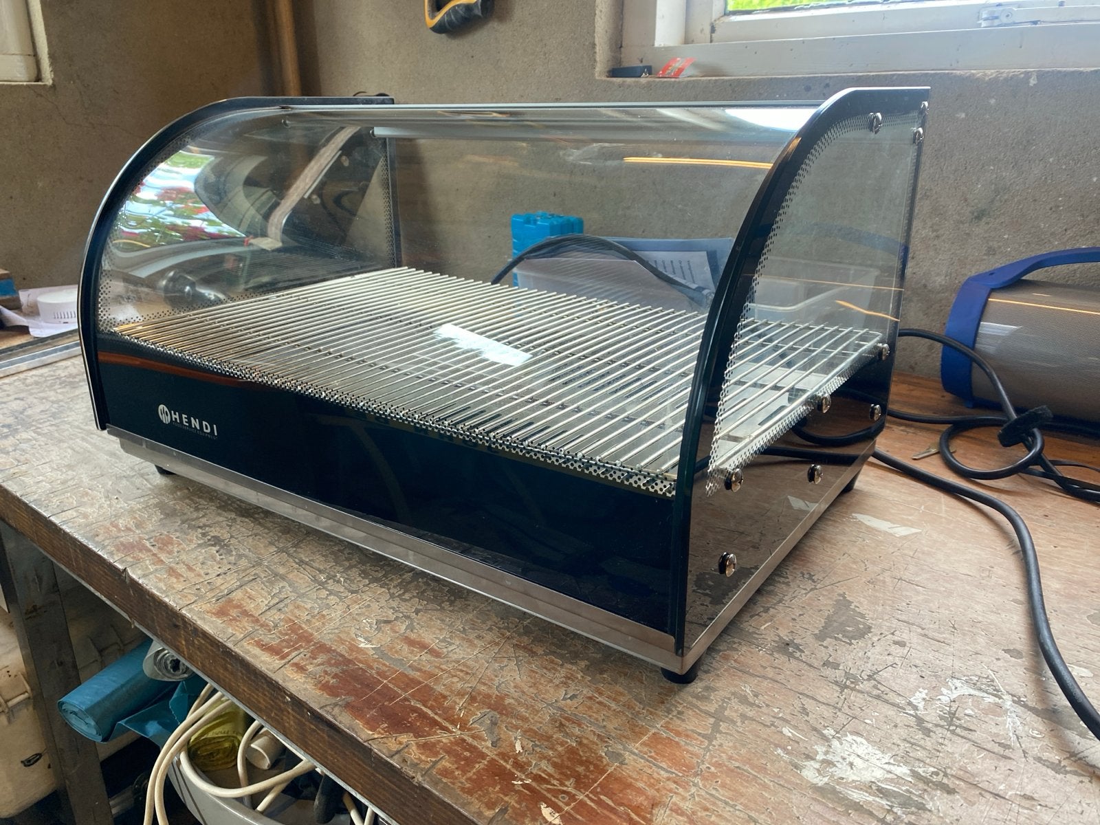 Hendi Verwarmde Vitrinekast - 400W, Ophalen, Gebruikt, Minder dan 45 cm