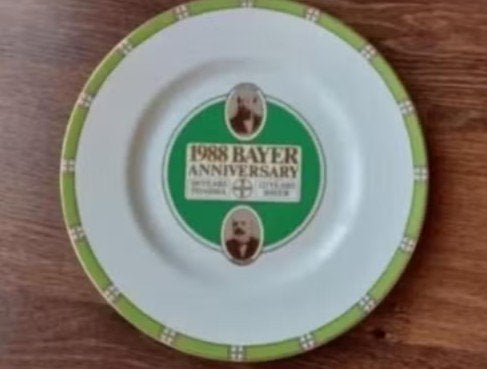 Jubileum bord van Bayer en Pharma 1988 - Wedgwood, Antiek en Kunst, Antiek | Wandborden en Tegels, Ophalen of Verzenden