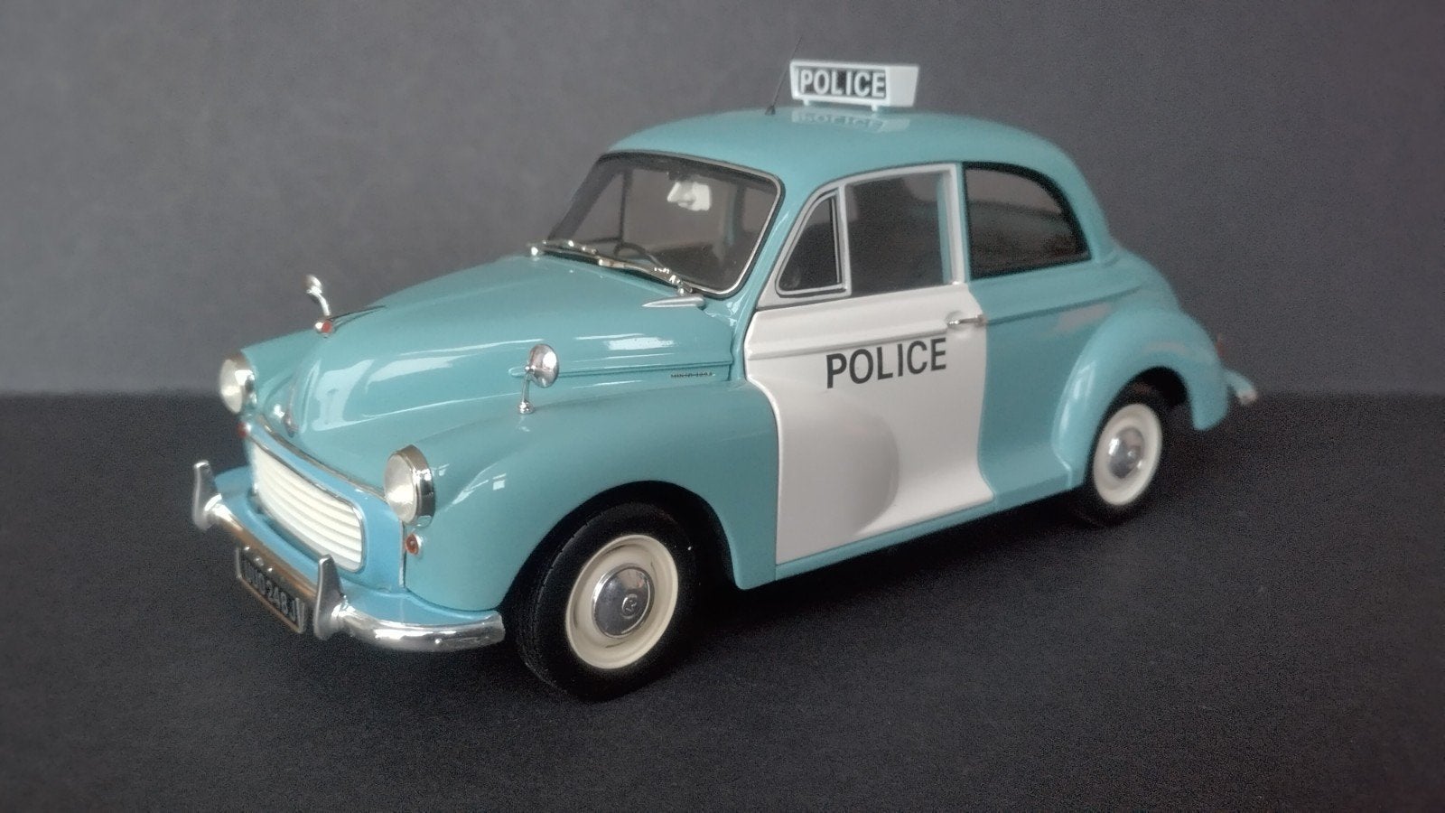 Morris Minor Saloon Police 1:18 Minichamps Pol, Hobby en Vrije tijd, Modelauto's | 1:18, Auto, Verzenden, ., Nieuw