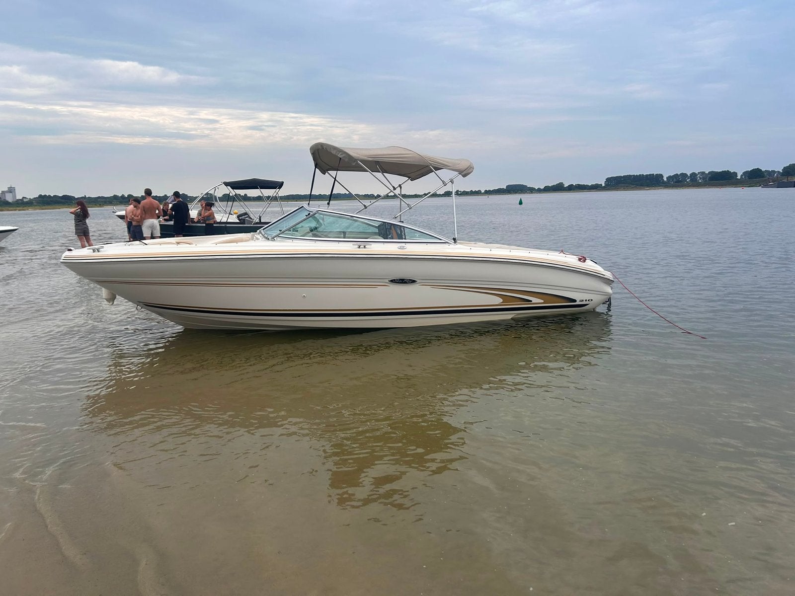 Sea Ray 210 Sundeck Krachtige 5 l v8 inclusief gratis traile, Watersport en Boten, Speedboten, Gebruikt, Binnenboordmotor, Tot 1.00 meter
