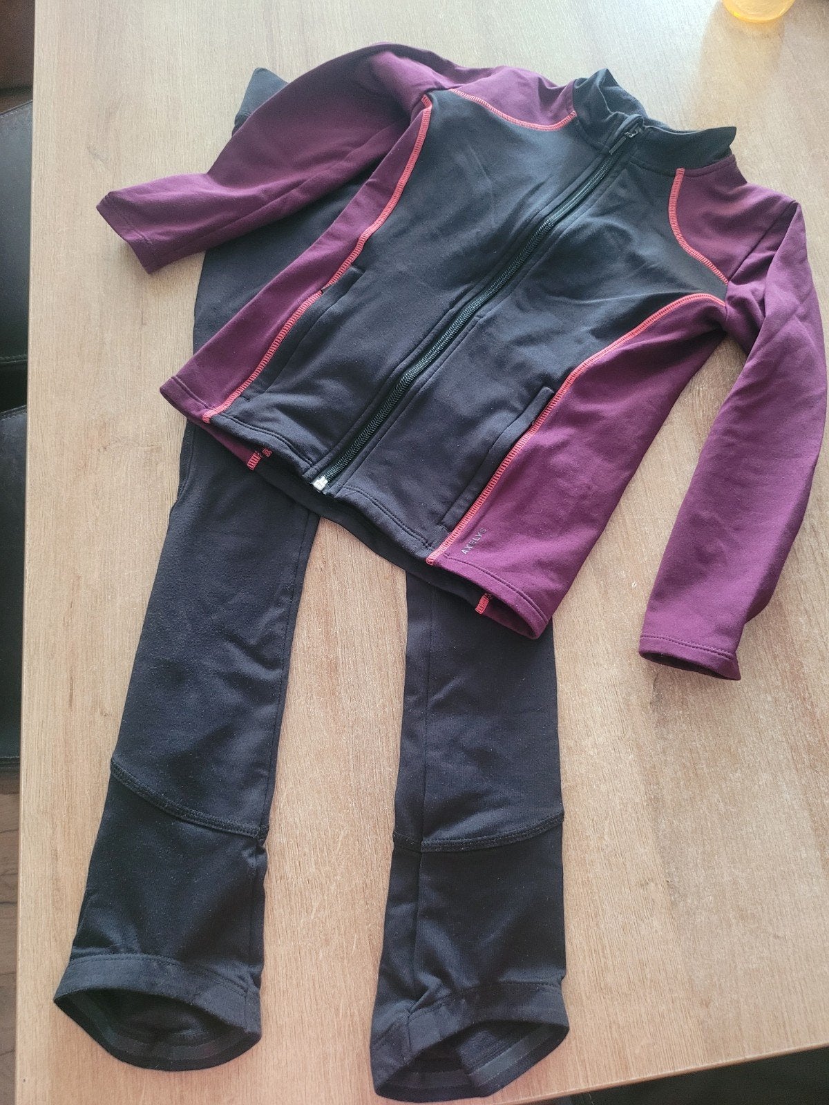 Sportsetje voor meisjes - maat 115-124 cm (6 jaar), Gebruikt, Meisje, Decathlon, Ophalen of Verzenden