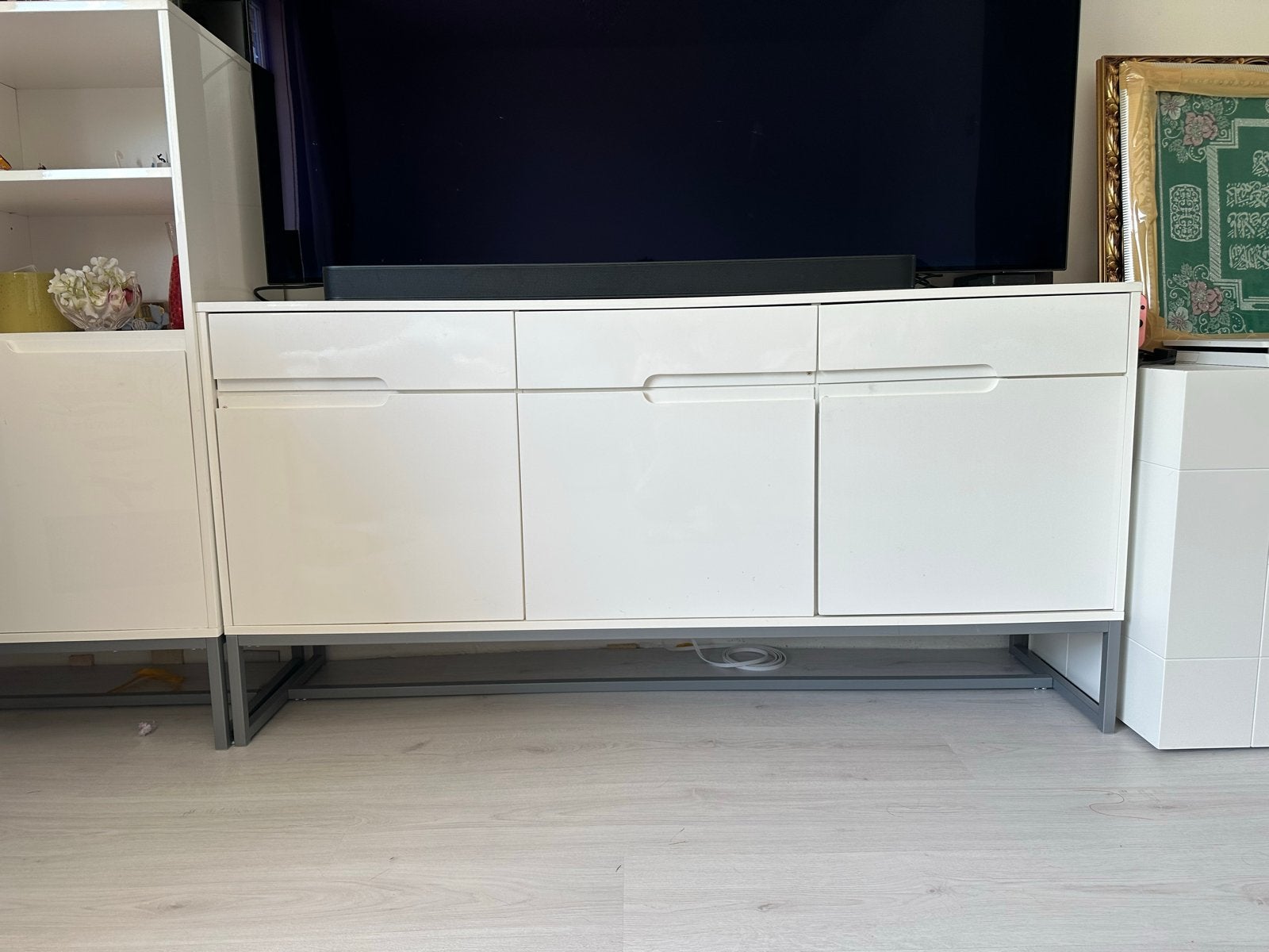Moderne witte dressoir/tv-meubel MOET WEG!, Ophalen, Kunststof, Gebruikt, 150 tot 200 cm