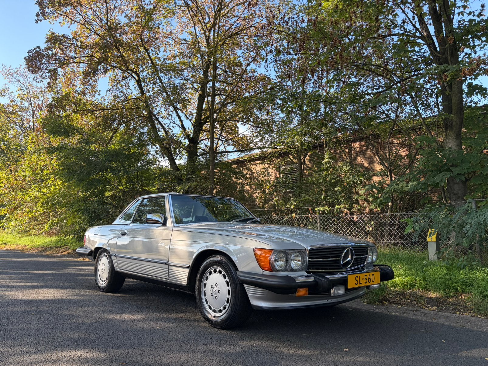 Mercedes-Benz 560 SL (R107) | 1986 | Manhattan, Auto's, Automaat, Achterwielaandrijving, 8 cilinders, Cabriolet