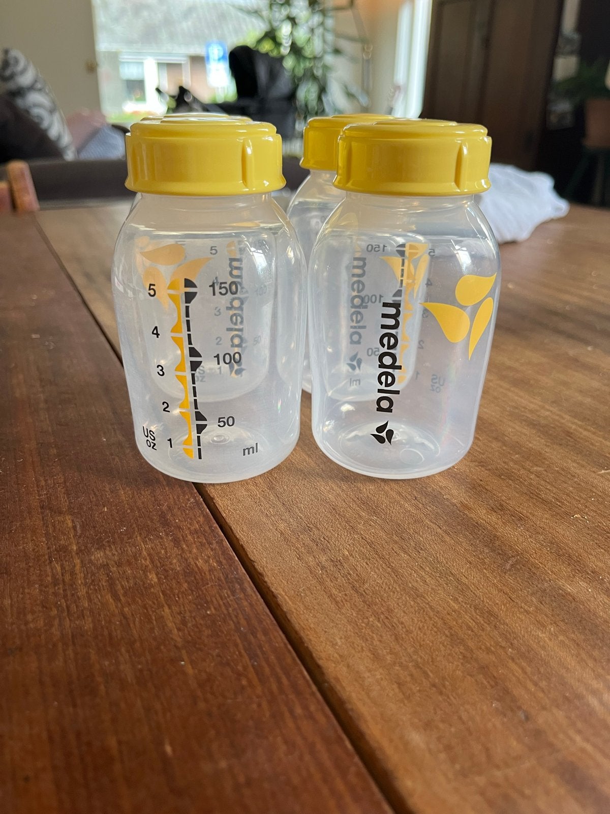 Medela moedermelkflesjes - 4 stuks, Ophalen of Verzenden, Gebruikt, Babyfles, Medela