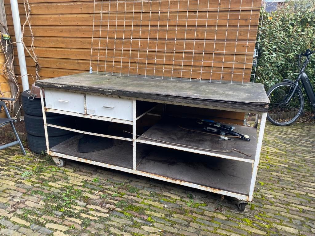 BBQ kamado meubel in wording buitentafel buitenkeuken, Ophalen, Gebruikt, Houtskool