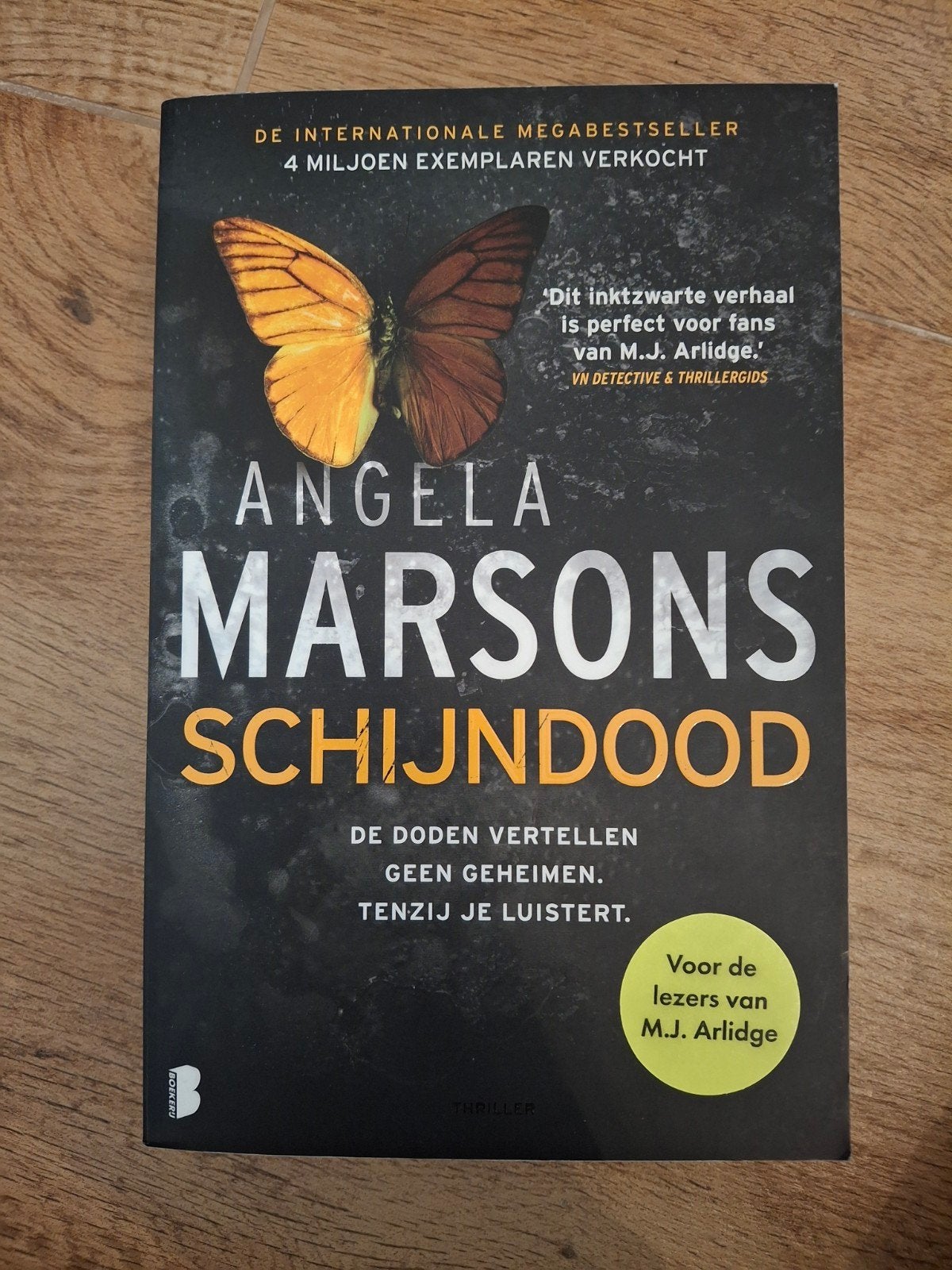 Angela Marsons - Schijndood, Ophalen of Verzenden, Zo goed als nieuw, Angela Marsons