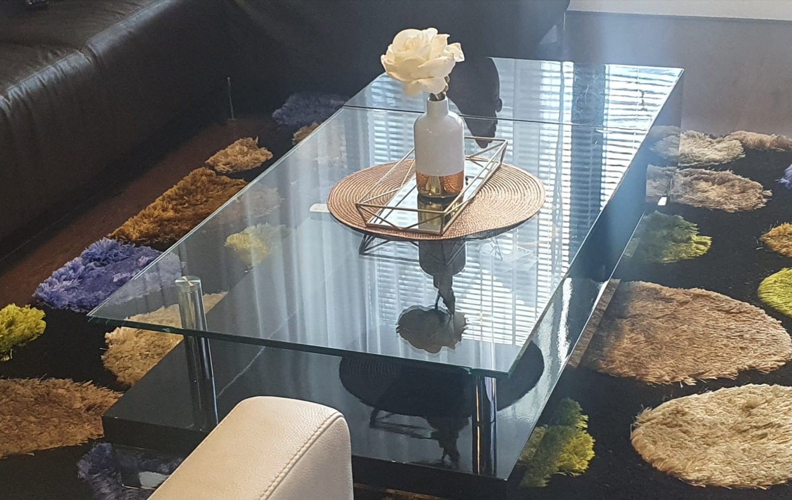Moderne glazen salontafel met zwart onderstel, Gebruikt, 100 tot 150 cm, Glas, 50 tot 100 cm