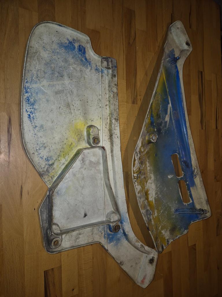 2 SETS ORIGINELE ZIJKAPPEN HONDA XR600R, XR 600 R, Motoren, Onderdelen | Honda, Ophalen of Verzenden, Gebruikt