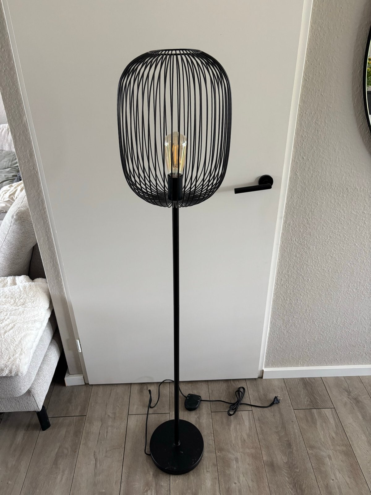GAMMA Vloerlamp Nikki - Zwart Metaal E27, Huis en Inrichting, Lampen | Vloerlampen, Ophalen, 100 tot 150 cm, Nieuw, E27 (groot)