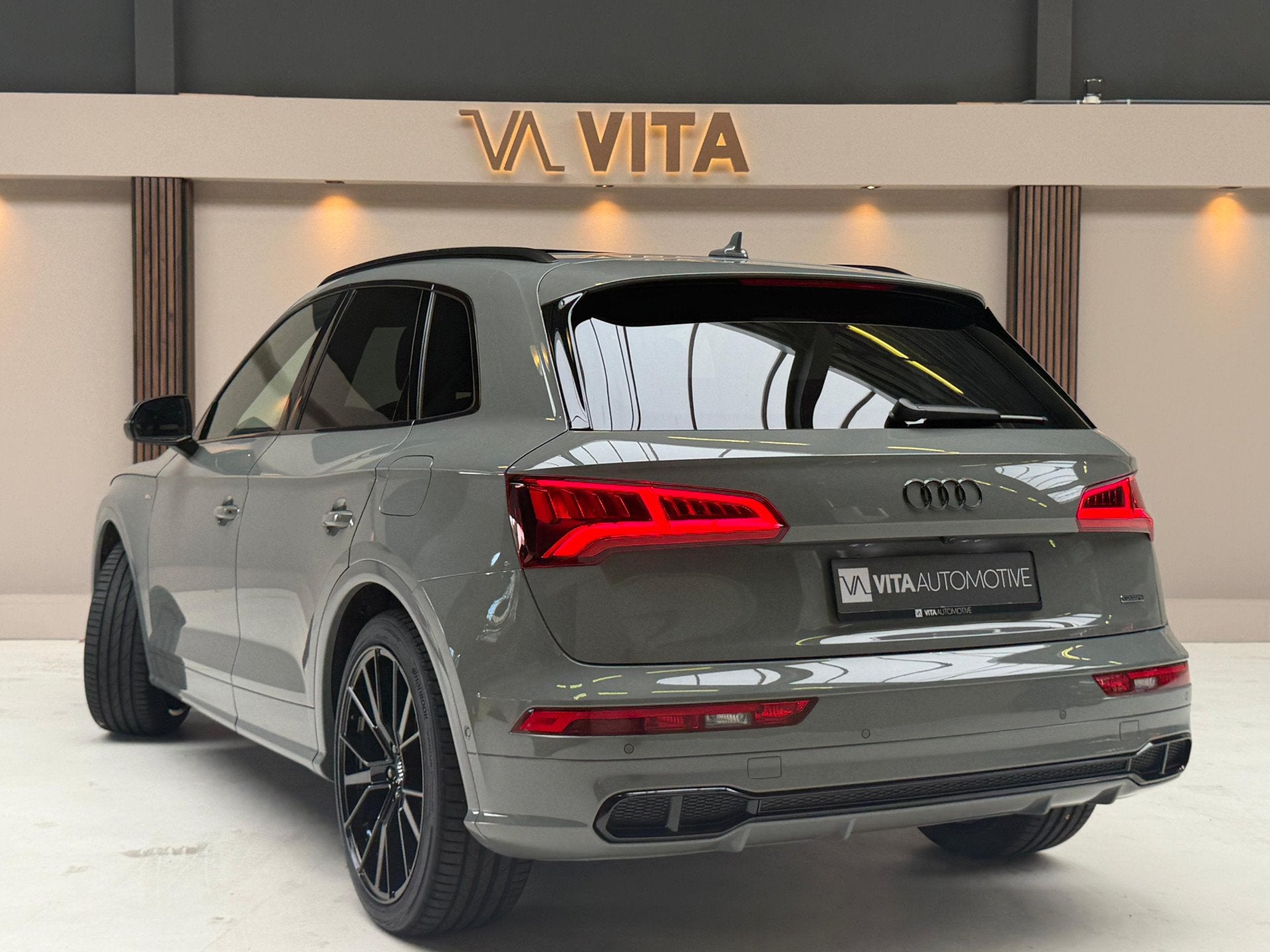Audi Q5 55 TFSI e quattro Competition Full Option|Pano|lucht, Automaat, 2005 kg, Gebruikt, 4 cilinders