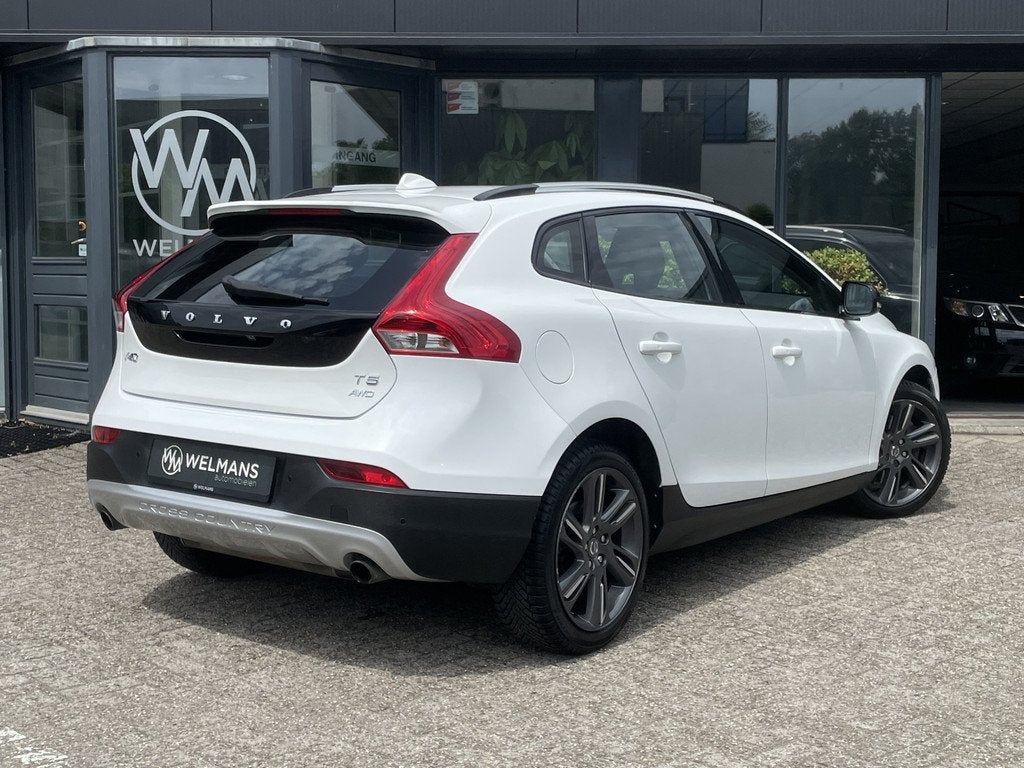 Volvo V40 Cross Country 2.5 T5 AWD Summum 5-cil | P-camera |, Auto's, Automaat, Gebruikt, Zwart, 2497 cc