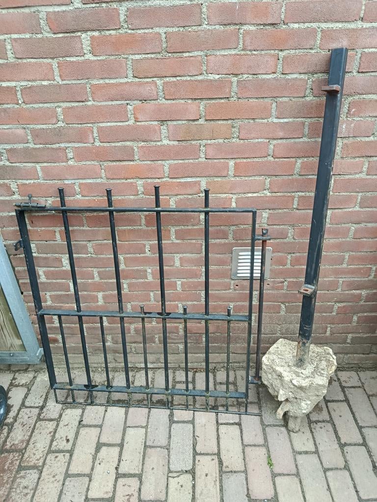 Smeedijzeren hekwerk 100x100 cm met paal, Tuin en Terras, Tuinhekken en Hekwerk, Ophalen, Gebruikt, IJzer, Sierhekwerk