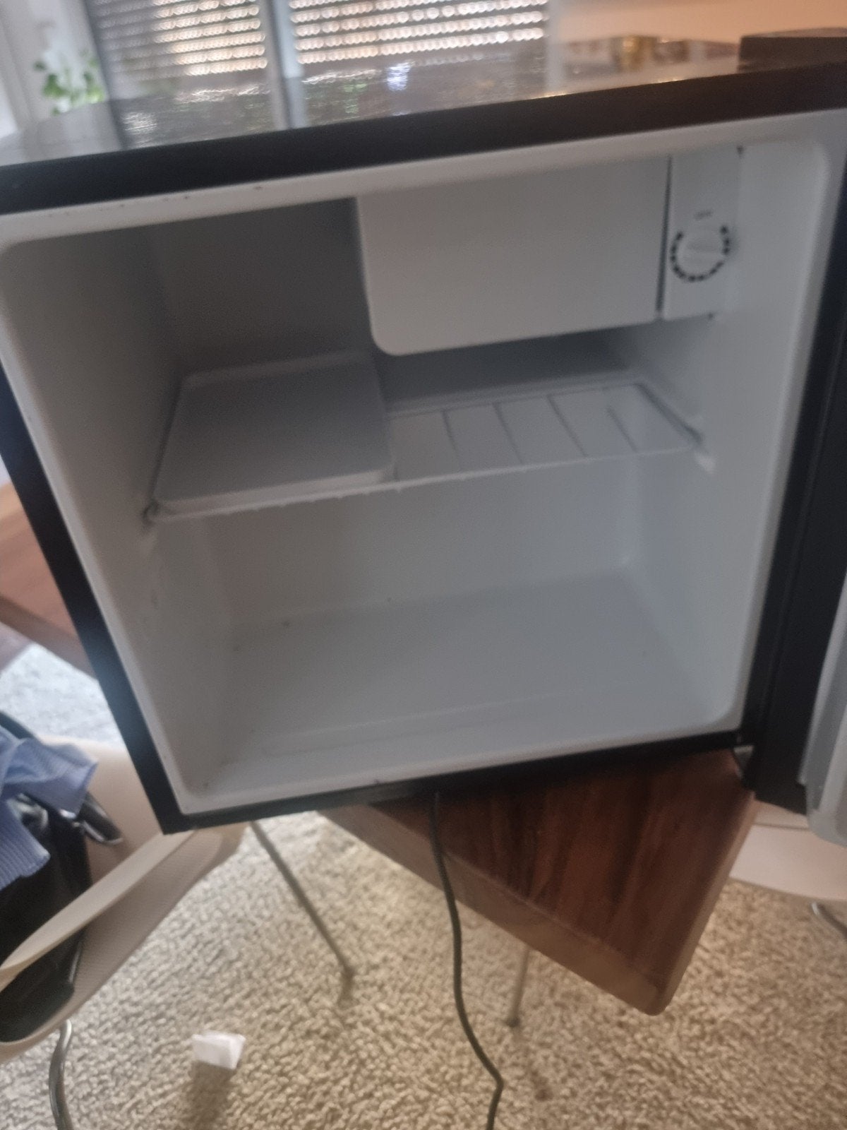 Salora CFB4300BL/3 Mini Koelkast met Vriesvak - Zwart, Witgoed en Apparatuur, Ophalen, Met vriesvak, Minder dan 45 cm, Minder dan 85 cm