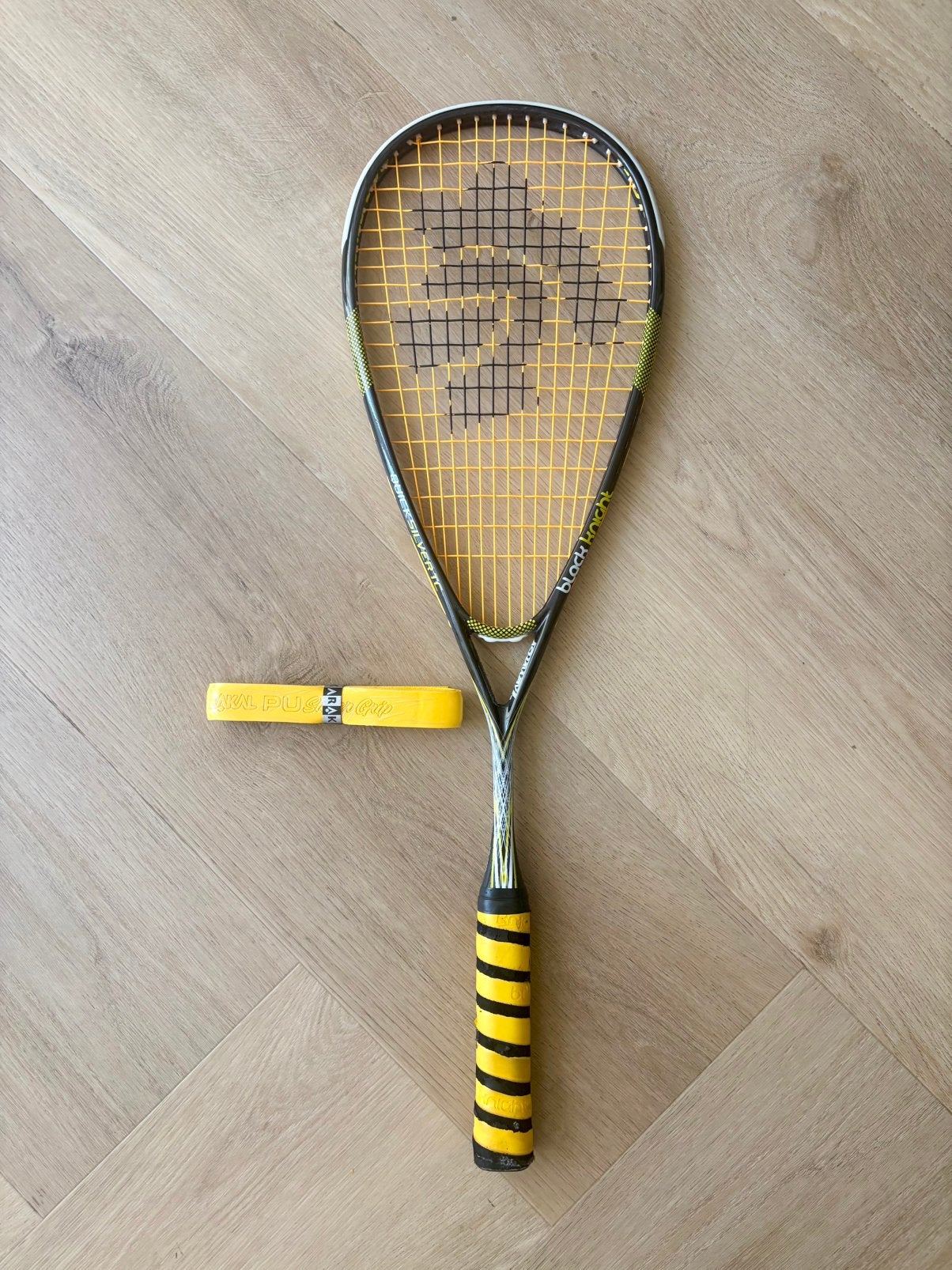 Black Knight Quicksilver Squash Racquet + New Karakal Grip, Sport en Fitness, Verzenden, Zo goed als nieuw, Racket